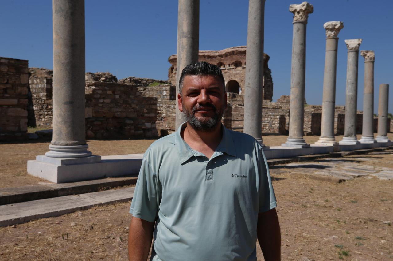 Professor Murat Cekilmez during excavations at the ancient city of Tralleis, in Aydin, Türkiye, July 24, 2024. (AA Photo)