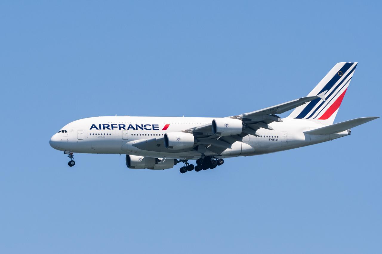 An Air France aircraft approaches for landing at San Francisco International Airport (SFO) in Burlingame, California, on August 31, 2019. (Adobe Stock Photo)