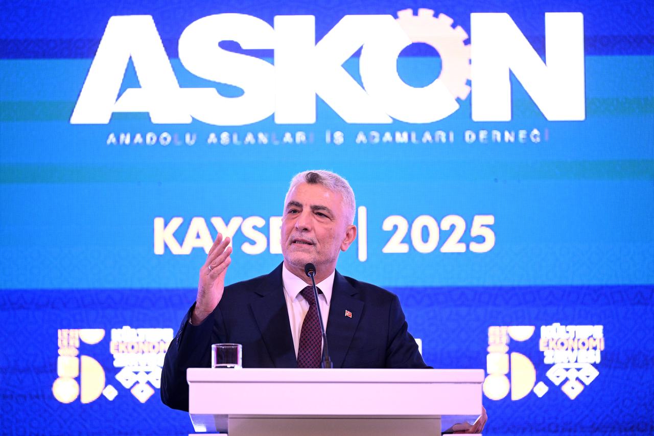 Trade Minister Omer Bolat delivers a speech at the Kultepe Economic Summit organized by ASKON in Kayseri, Türkiye, on June 14, 2025. (AA Photo)