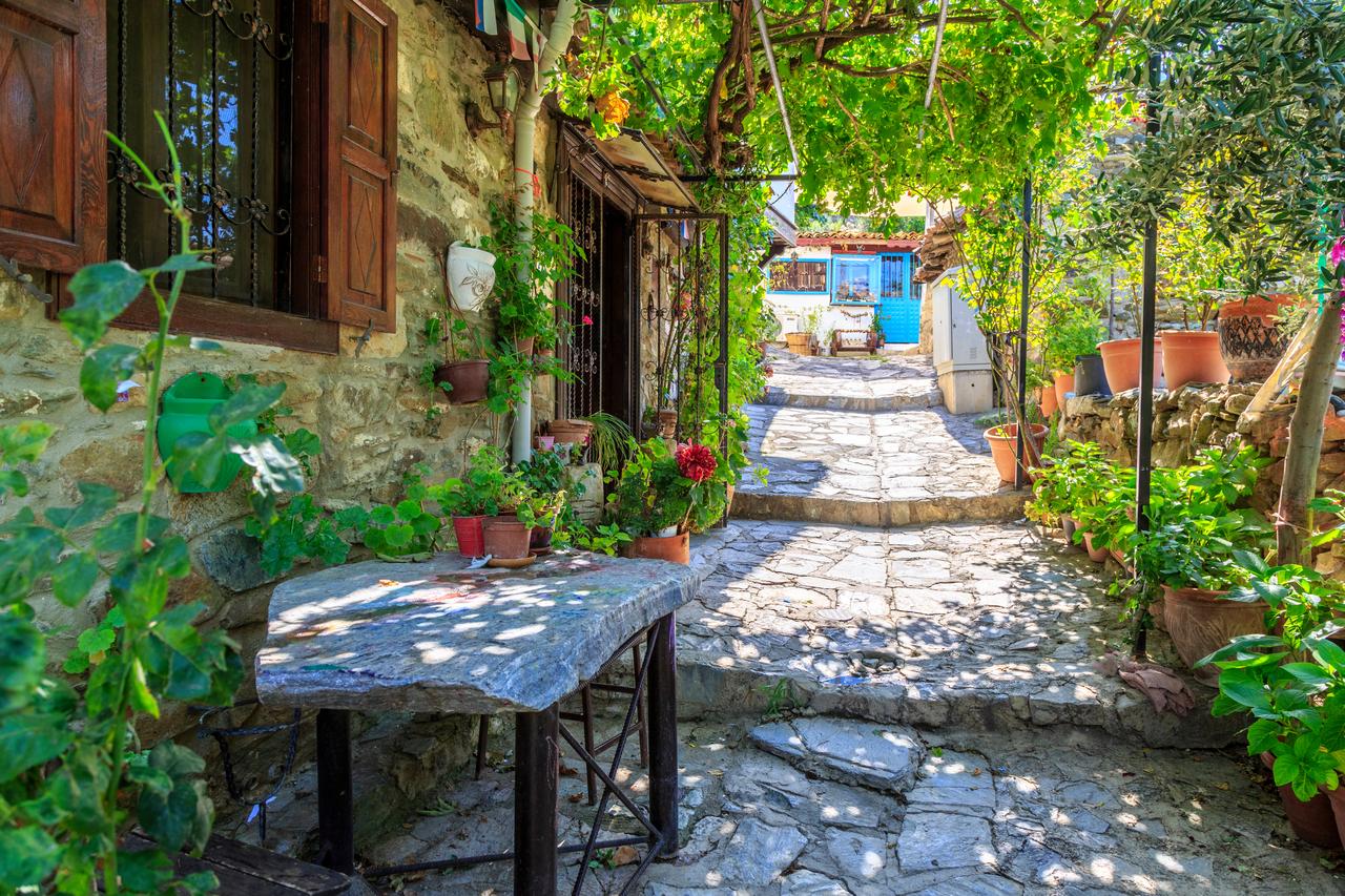 A scenic street view of Sirince village in İzmir Province, Türkiye. (Adobe Stock Photo)
