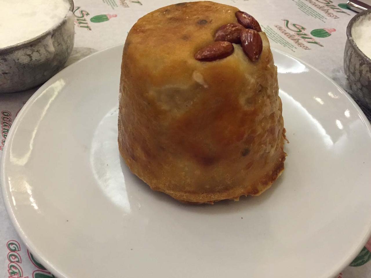 Perde Pilau and ayran served at Women's Bazaar in Fatih, Istanbul, Türkiye, Feb. 27, 2023. (Photo via istanbulcepte.com)