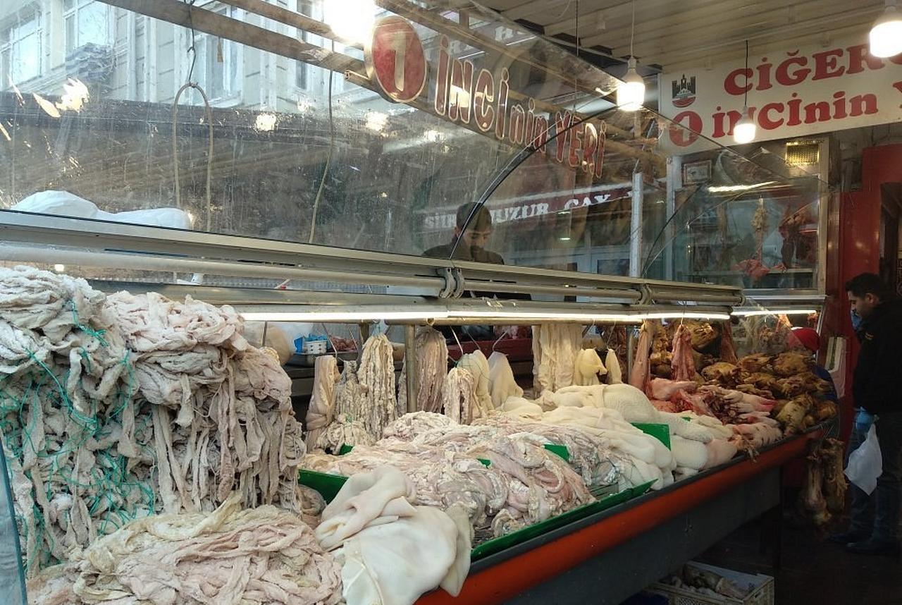 A butcher selling offal at the Women's Bazaar in Fatih, Istanbul, Istanbul, Türkiye, January 22, 2019. (Photo via Tripadvisor)