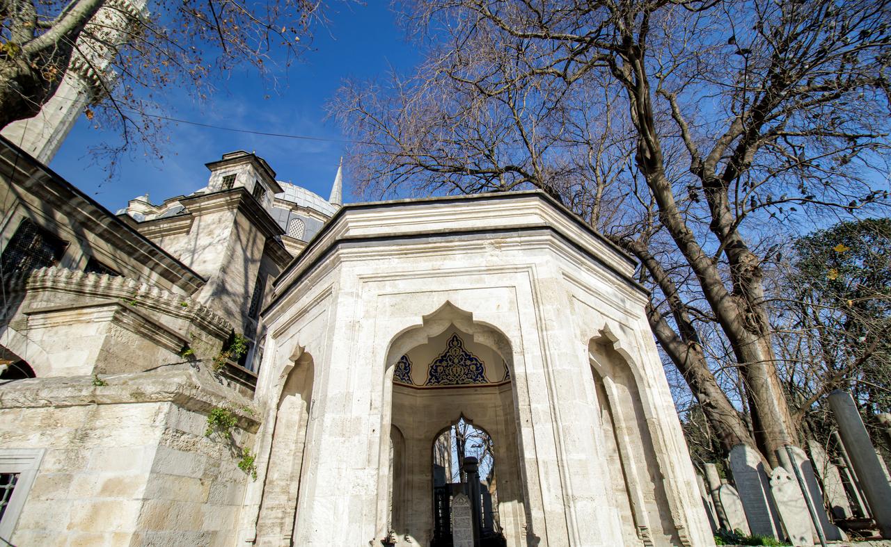 A view of the historic Eyup Sultan Mosque and turbe located in Istanbul’s Eyup district. (Adobe Stock Photo)