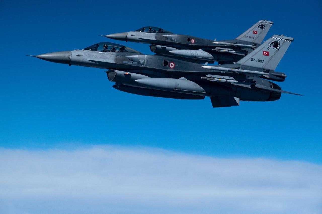 Two Turkish F-16 Fighting Falcons escorted the U.S. B-52 bomber through Turkish air space. (U.S. Air Force Photo) 