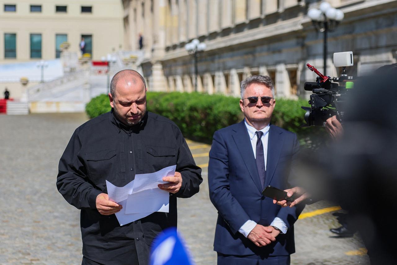 Head of the Ukrainian delegation and Ukraines Defence Minister Rustem Umierov (L) speaks to the press after a second meeting of direct talks between Ukrainian and Russian delegations, at the Ciragan Palace, in Istanbul, on June 2, 2025. (AFP Photo)
