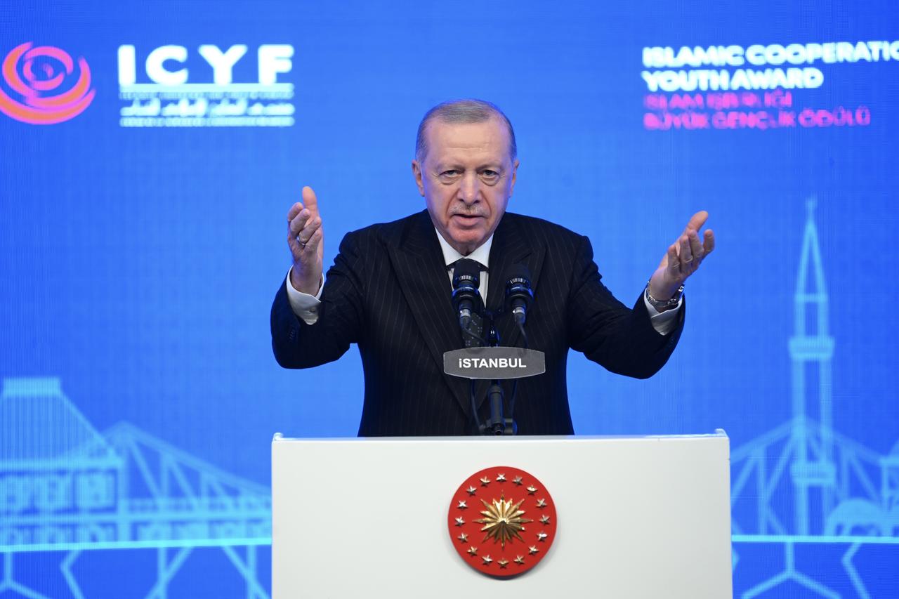 Turkish President Recep Tayyip Erdogan delivers a speech at the  Organization of Islamic Cooperation Youth Forum  at Halic University Congress Hall in Istanbul, Turkiye on June 20, 2025. (AA Photo)