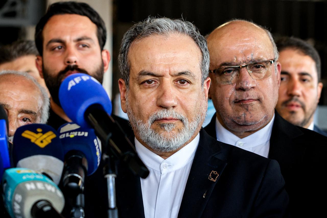Irans Foreign Minister Abbas Araghchi (C) gives a statement during his visit to the mausoleum of slain Lebanese Hezbollahs Leader Hassan Nasrallah, who was killed in an Israeli air strike in September 2024, in Beiruts southern suburbs on June 3, 2025. (AFP Photo)