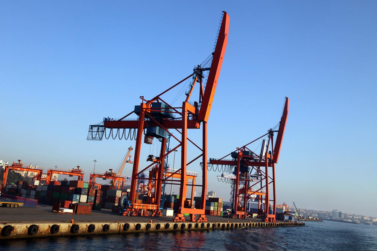 Shipping containers and cranes are seen at a commercial port in Türkiye, accessed on June 20, 2025. (Adobe Stock Photo)