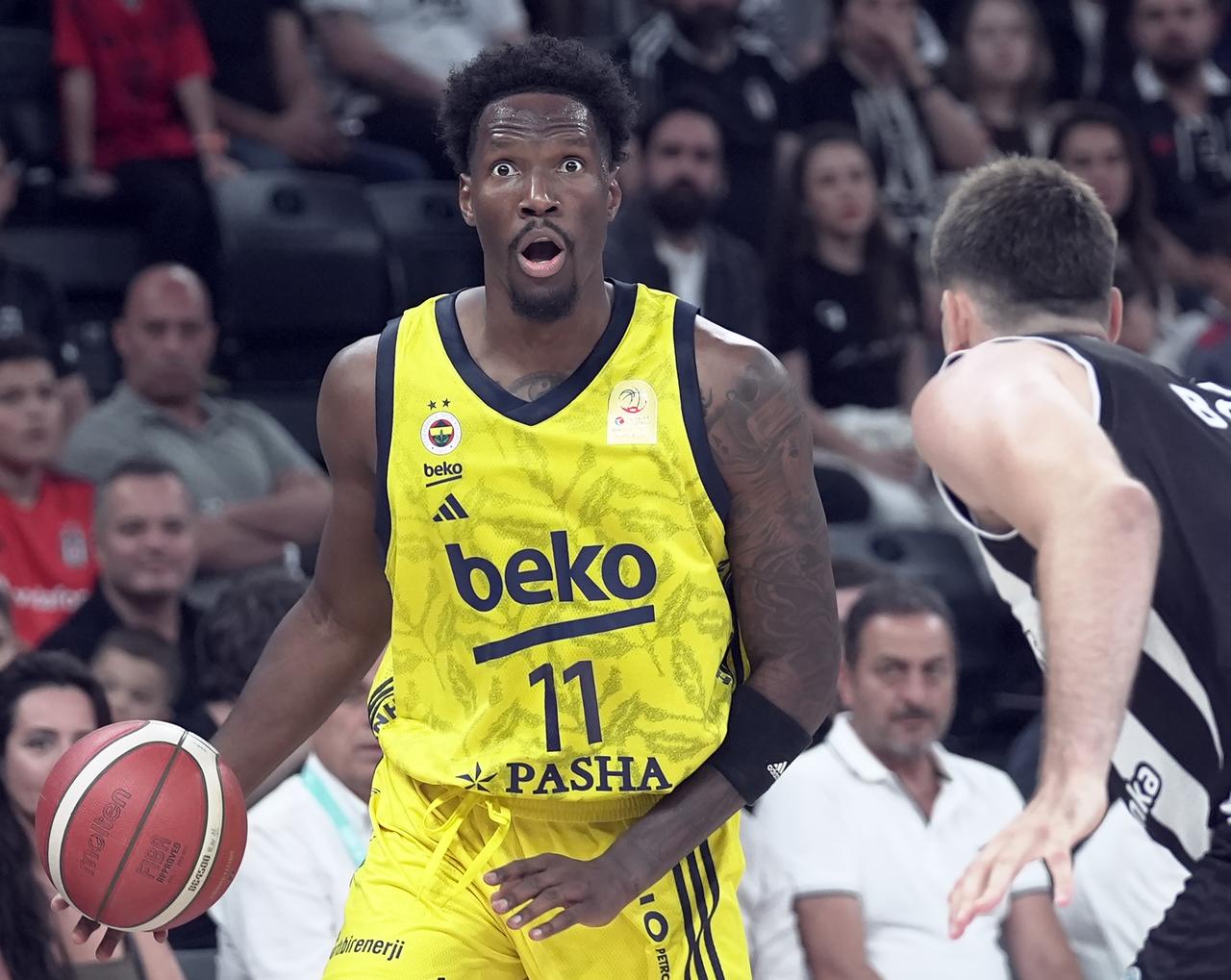 Nigel Hayes Davis (11) of Fenerbahce Beko in action during Türkiye Sigorta Basketball Super League playoff finals clash in Istabul, Türkiye on June 21, 2025. (AA Photo)