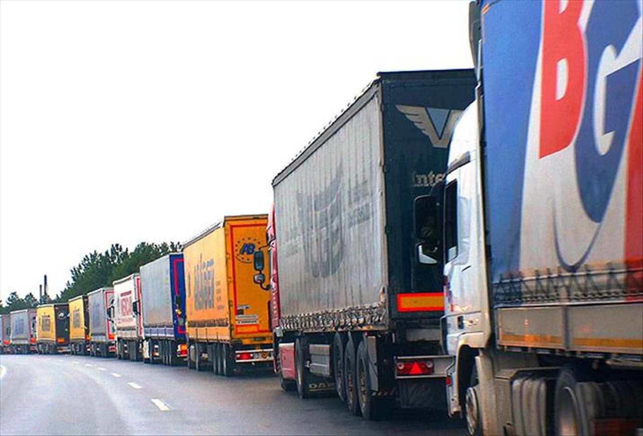 Trucks queue at the Gürbulak Border Gate, a key transit point to Iran located in Van, Türkiye, as seen on June 24, 2025. (AA Photo)