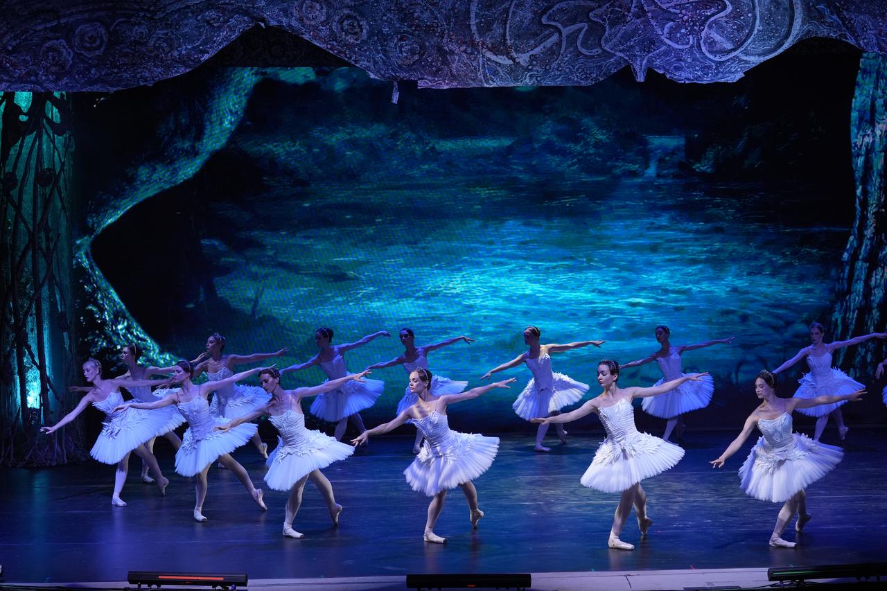 Imperial Russian Ballet brings 'Swan Lake' to Izmir stage