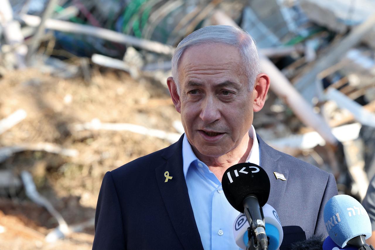 Israels Prime Minister Benjamin Netanyahu gives a statement during a visit to the site of the Weizmann Institute of Science, which was hit by an Iranian missile barrage, in the central city of Rehovot on June 20, 2025. (AFP Photo)