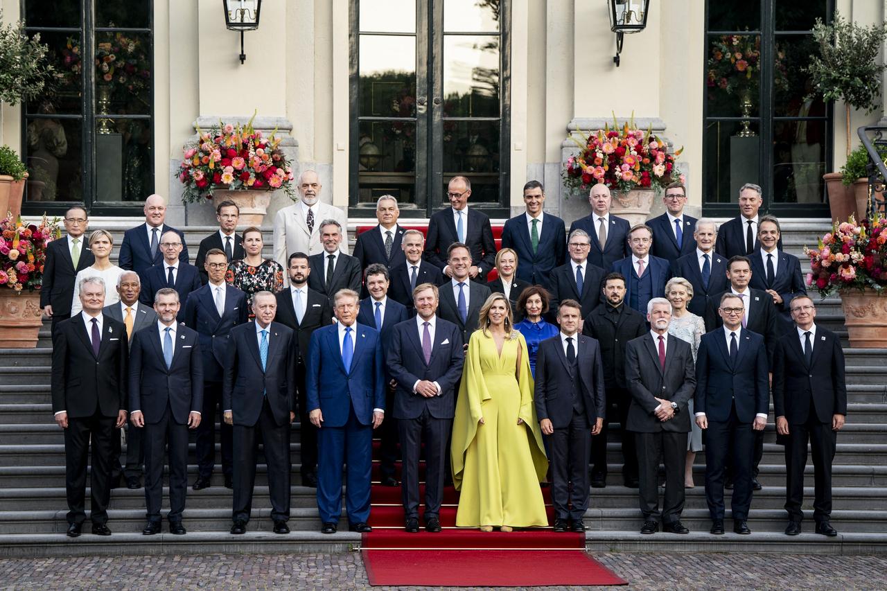 NATO country leader, President Recep Tayyip Erdogan (3rdL), US President Donald Trump (4thL), France's President Emmanuel Macron (4thR), NATO Secretary General Mark Rutte (Rear C) pose with King Willem-Alexander (C-L) and Queen Maxima (C-R) of the Netherlands for a family photo as they attend a social dinner at the 'Huis ten Bosch' Royal Palace during a North Atlantic Treaty Organization (NATO) Heads of State and Government summit in The Hague, on June 24, 2025. (AFP Photo)