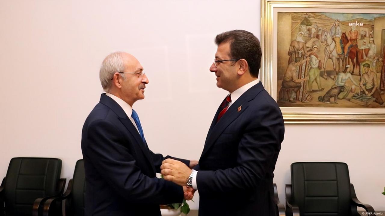 Republican People's Party (CHP) Chairman Kemal Kilicdaroglu (L) with Istanbul Mayor Ekrem Imamoglu meeting in Ankara, Türkiye,   Dec. 20, 2022. (AFP Photo)