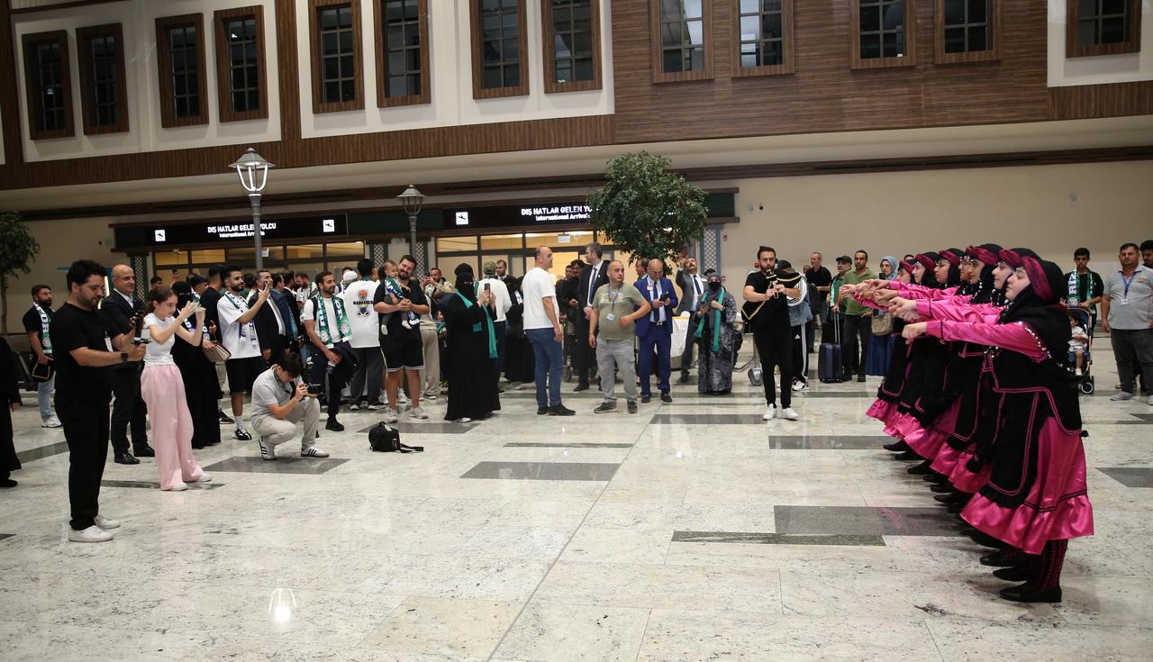 Passengers landing at Rize-Artvin Airport were welcomed with traditional  musical instruments (tulum), Türkiye-Rize, June 23, 2025. (AA)