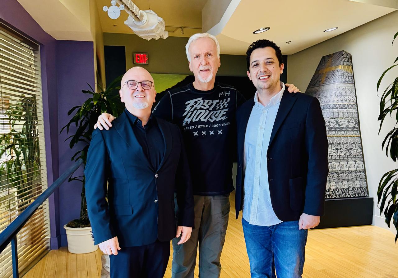 Turkish Culture and Tourism Ministry’s Director General of Cinema Birol Guven (L) and renowned filmmaker James Cameron (C), Istanbul, Türkiye, June 25, 2025. (AA Photo)