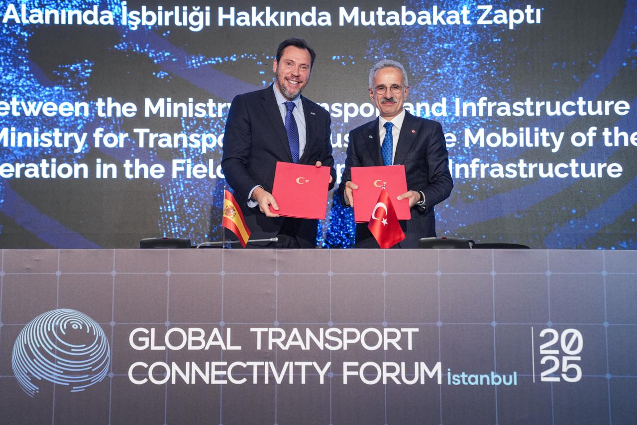The signing ceremony of the agreement between Türkiye and Spain was held by Turkish Minister Abdulkadir Uraloglu (R) and Spanish Minister Oscar Puente Santiago (L) during the Global Transport Connectivity Forum at the Istanbul Congress Center on June 27, 2025. (AA Photo)