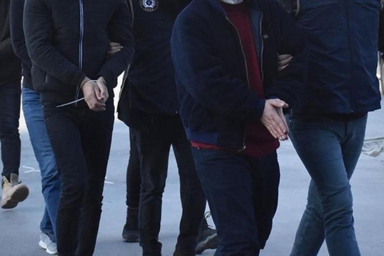 Police transferring arrested people. (AA Photo)