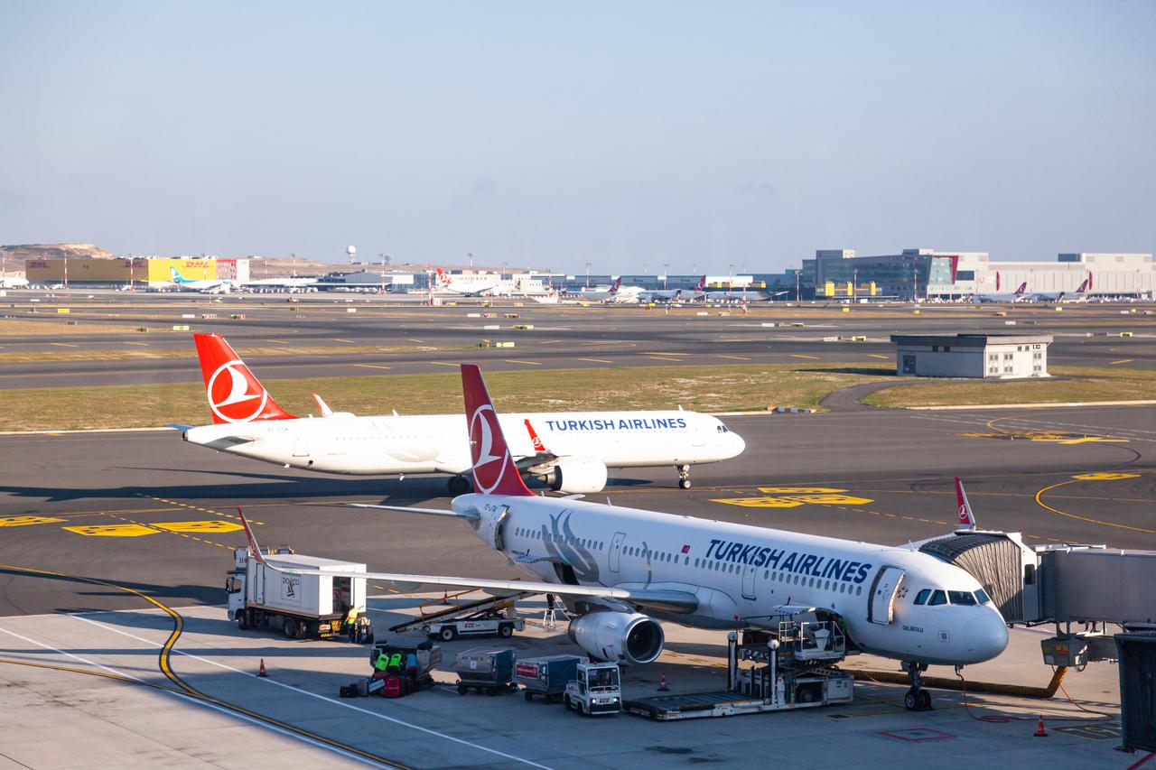 Türkiye-Iran air route partially reopens after 2-week suspension Image