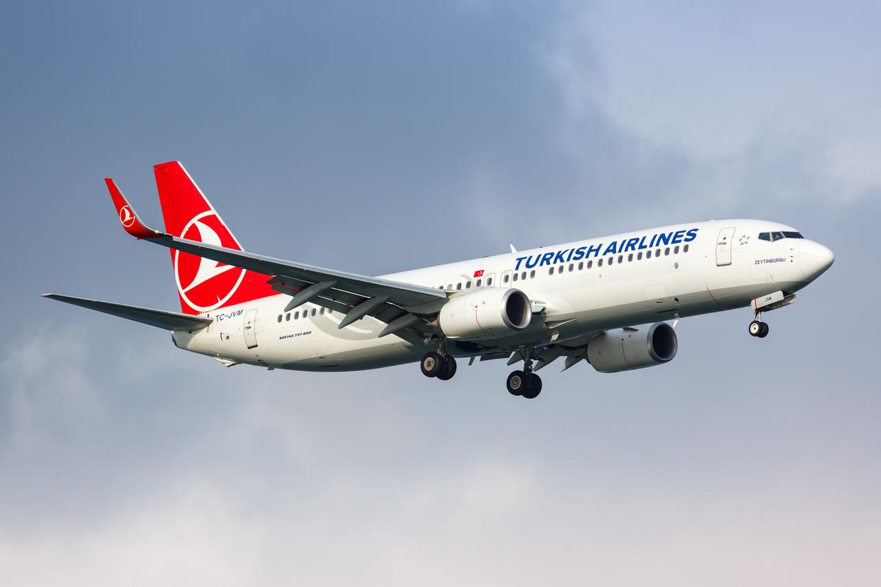 A Turkish Airlines Boeing 737-800 aircraft prepares to land at Istanbul Airport in Istanbul, Türkiye, accessed on June 28, 2025. (Adobe Stock Photo)