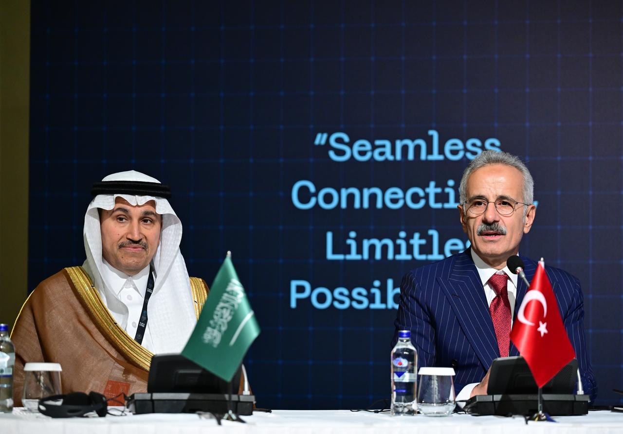 Saudi Arabia’s Minister of Transport and Logistics Services Saleh Al-Jasser (left) and Türkiye’s Transport and Infrastructure Minister Abdulkadir Uraloğlu (right) attend a bilateral session at the Global Transport Connectivity Forum in Istanbul, Türkiye, on June 28, 2025. (AA Photo)