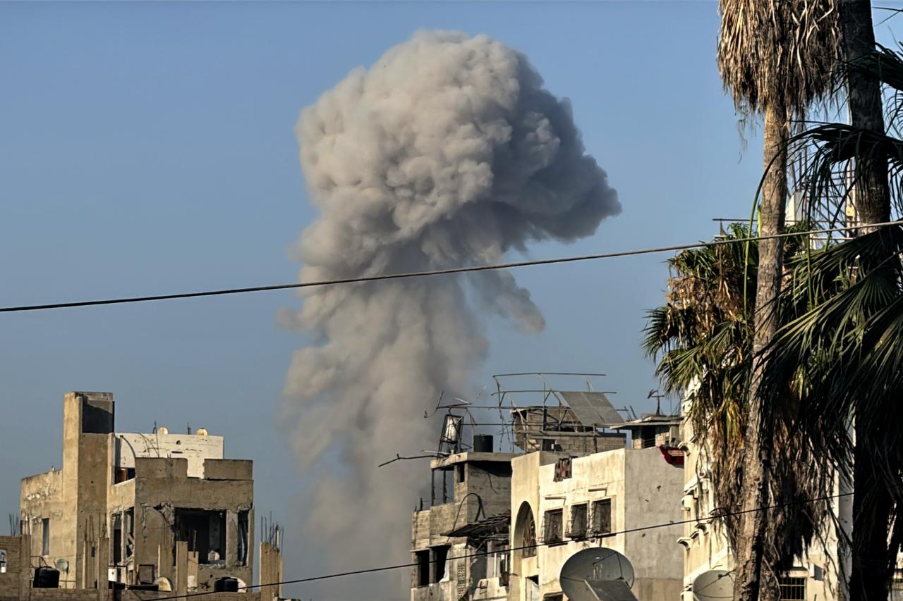 A large plume of smoke rises after an Israeli airstrike leveled a building in the Tuffah neighborhood, located in the northern part of Gaza City, Gaza on June 28, 2025. (AA Photo)