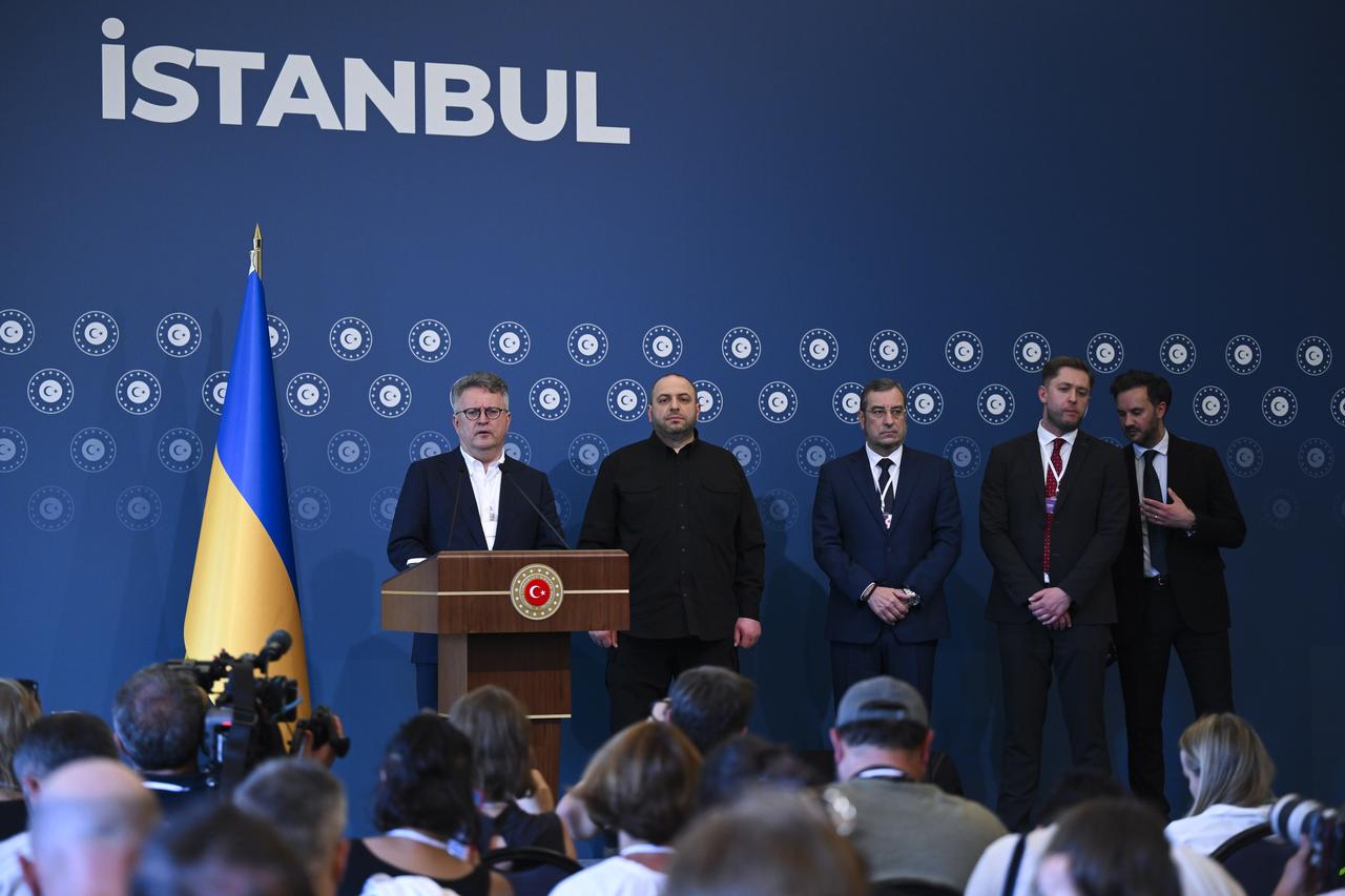 ISTANBUL, TURKIYE - JUNE 2: Ukrainian Defense Minister Rustem Umerov (2nd L), First Deputy Foreign Minister Sergiy Kyslytsya (L), Deputy Head of the Main Intelligence Directorate of the Ministry of Defense Vadym Skibitskyi (C), Advisor to the Head of the Office of the President Oleksandr Bevz (2nd R), and Foreign Ministry Spokesperson George Tykhyi (R) give statements to the press at the Ciragan Palace following the 2nd round of Russia-Ukraine peace talks in Istanbul, Turkiye on June 2, 2025. ( Arif Hüdaverdi Yaman - Anadolu Agency )