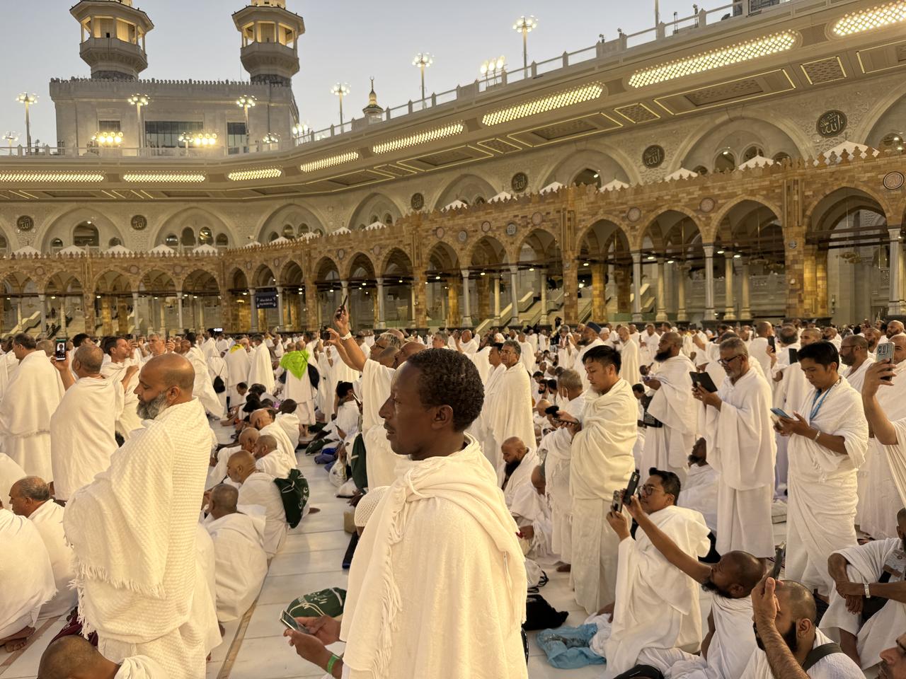 Muslims, who continue to fulfill the Hajj pilgrimage, where there is a high density of pilgrims, spend their time praying, performing Umrah, reading the Holy Quran, performing Tawaf and visiting holy places, in Mecca, Saudi Arabia on May 31, 2025. (AA Photo)