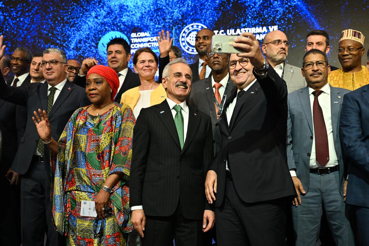 Turkish Minister of Transport and Infrastructure Abdulkadir Uraloglu poses for a group photo with participants at the conclusion of the Global Transport Corridors Forum at Istanbul Congress Center in Istanbul, Türkiye, on June 29, 2025. (AA Photo)