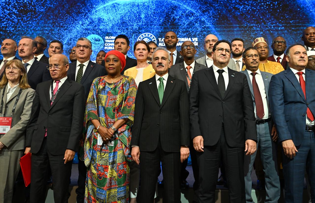 Turkish Minister of Transport and Infrastructure Abdulkadir Uraloglu poses for a group photo with participants at the conclusion of the Global Transport Corridors Forum at Istanbul Congress Center in Istanbul, Türkiye, on June 29, 2025. (AA Photo)