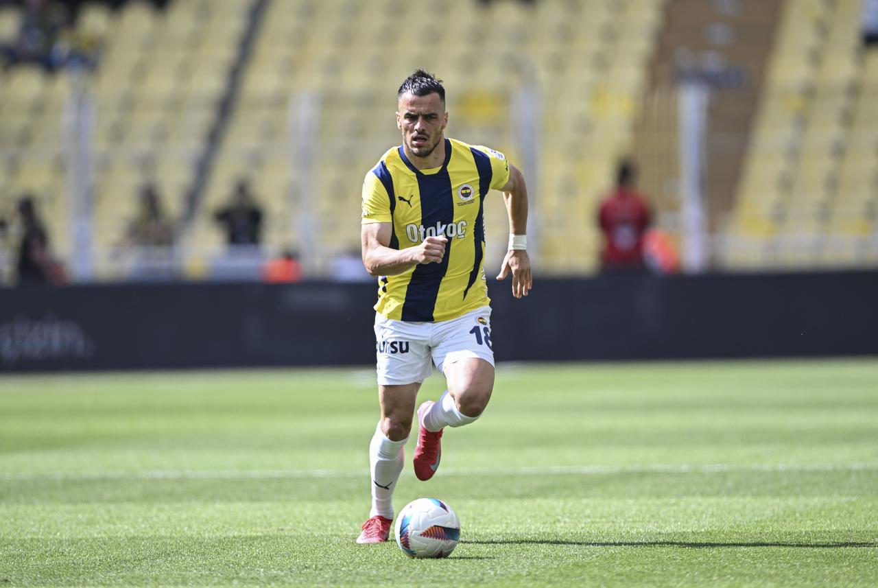 Fenerbahces Filip Kostic in action during the Turkish Super Lig week 38 match between Fenerbahce and TUMOSAN Konyaspor at Ulker Stadium in Istanbul, Turkiye on May 31, 2025. (AA Photo)