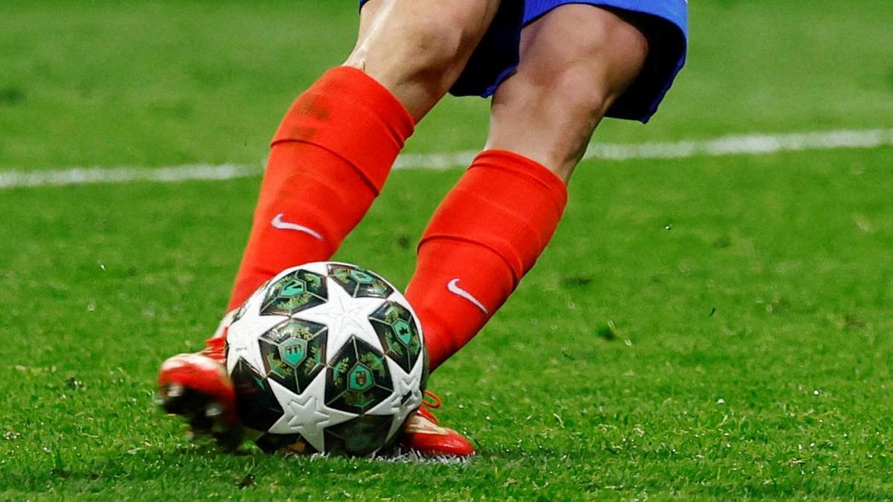 Atletico Madrid’s Julian Alvarez scores a penalty during the penalty shootout, which is later disallowed after a VAR review for a double touch, Madrid, Spain, March 12, 2025. (Photo via Sportstar)