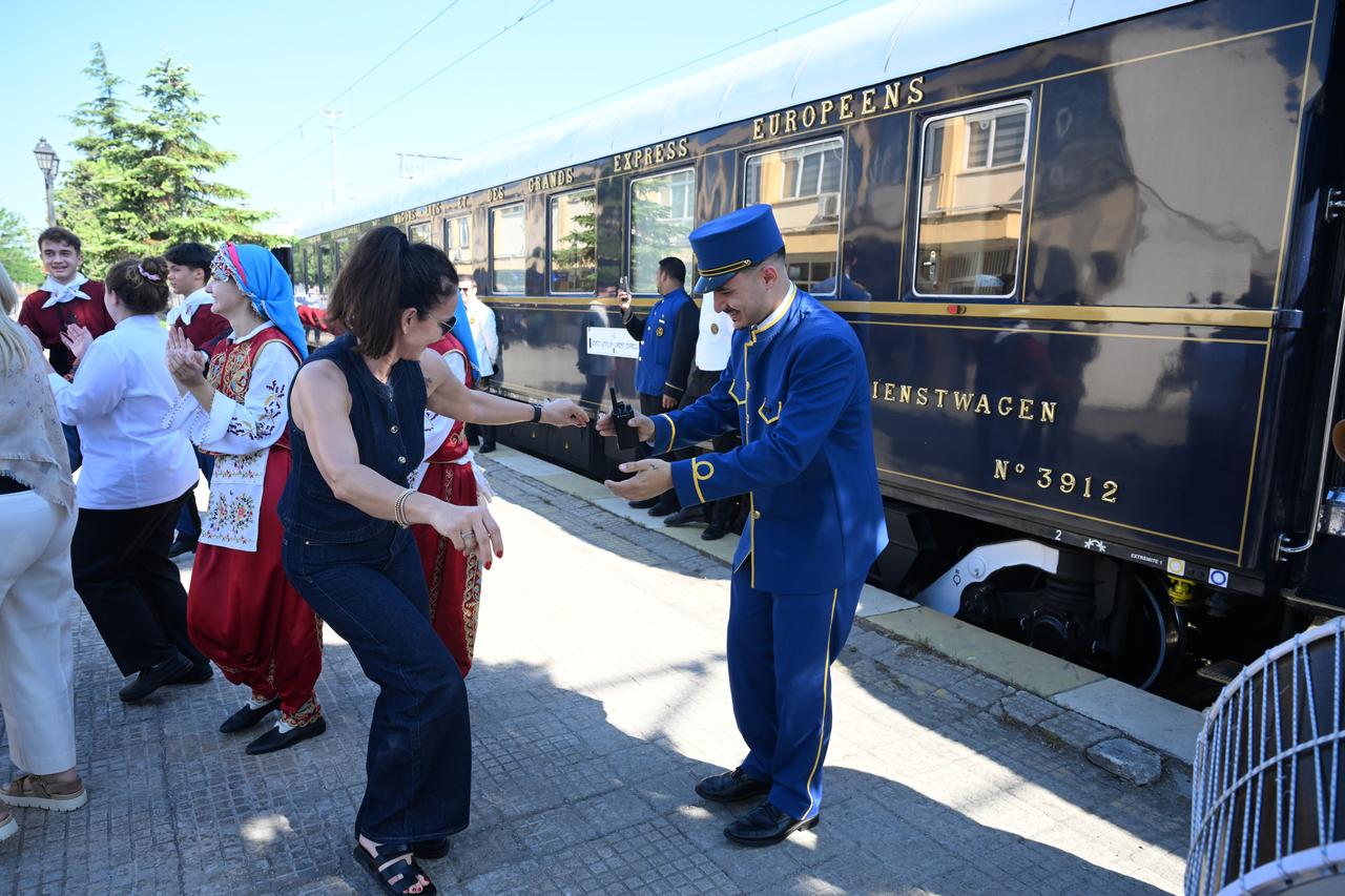 The historic Venice Simplon-Orient Express train, which departed from Paris, entered Türkiye through Kapikule Station, on June 4, 2025. (AA Photo)