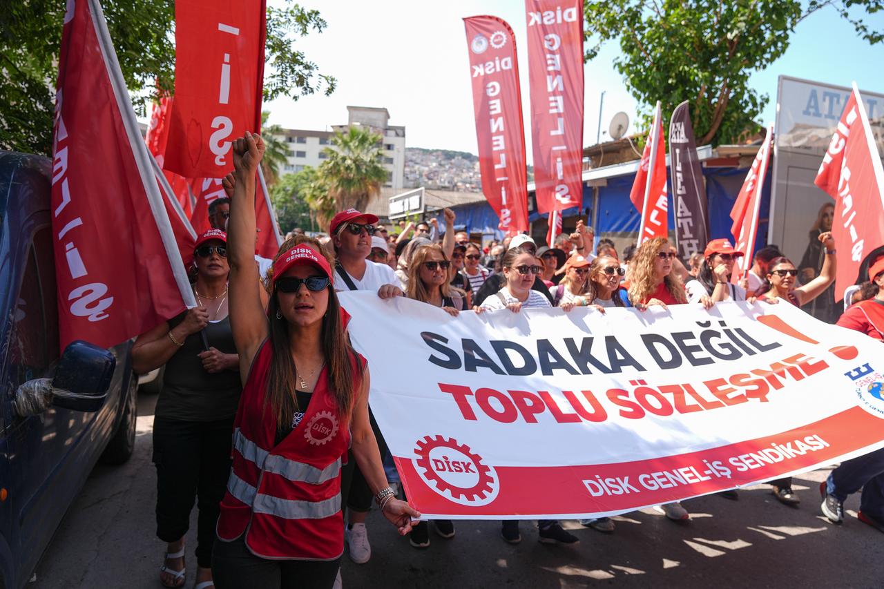 Strike by around 23000 workers from Izmir Metropolitan Municipality affiliates enters sixth day as workers gather in Konak with No charity, collective agreement banner and march to municipality building in Kulturpark, Izmir, Türkiye, June 3, 2025. (AA Photo)