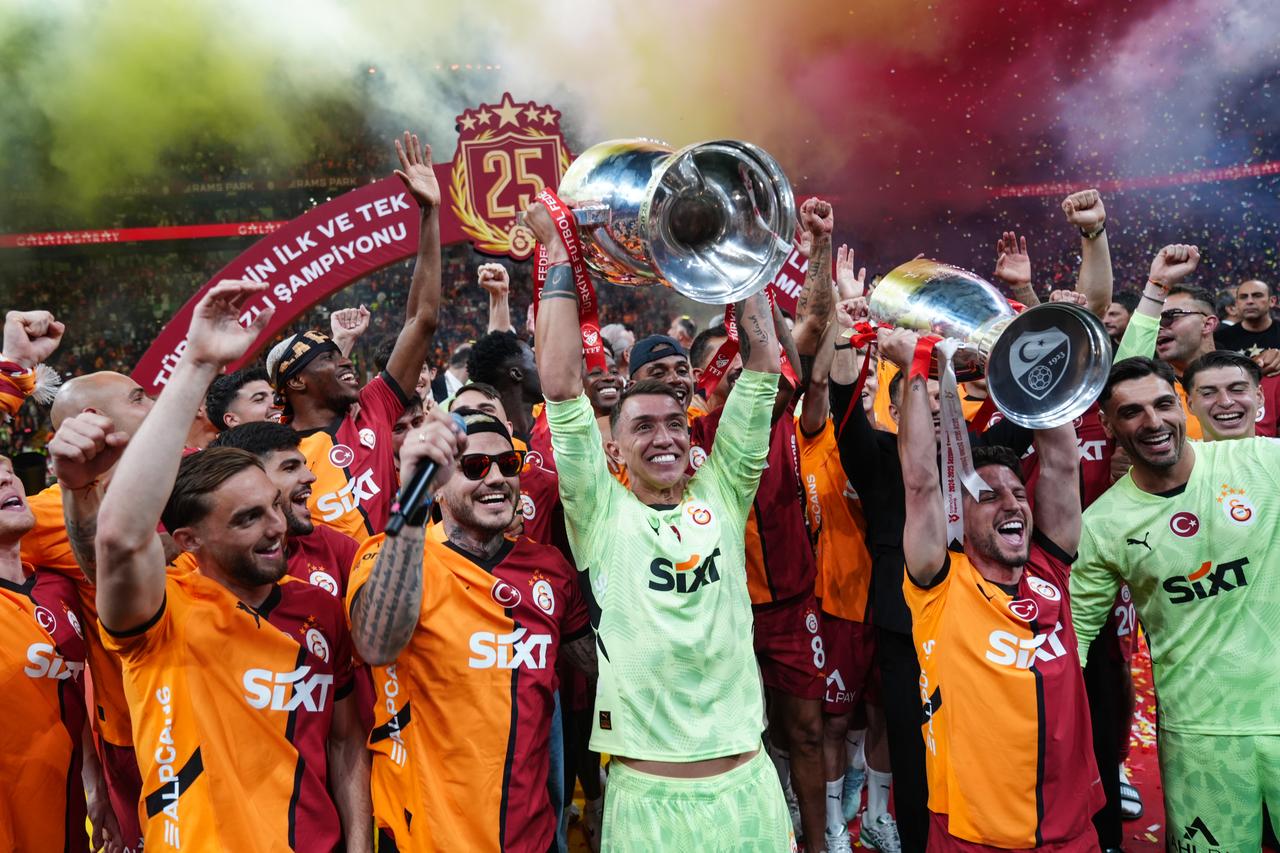 In the 38th and final week of the Trendyol Super Lig, Galatasaray faced RAMS Basaksehir at RAMS Park. Galatasaray player Victor Osimhen also took part in the match. (AA Photo)