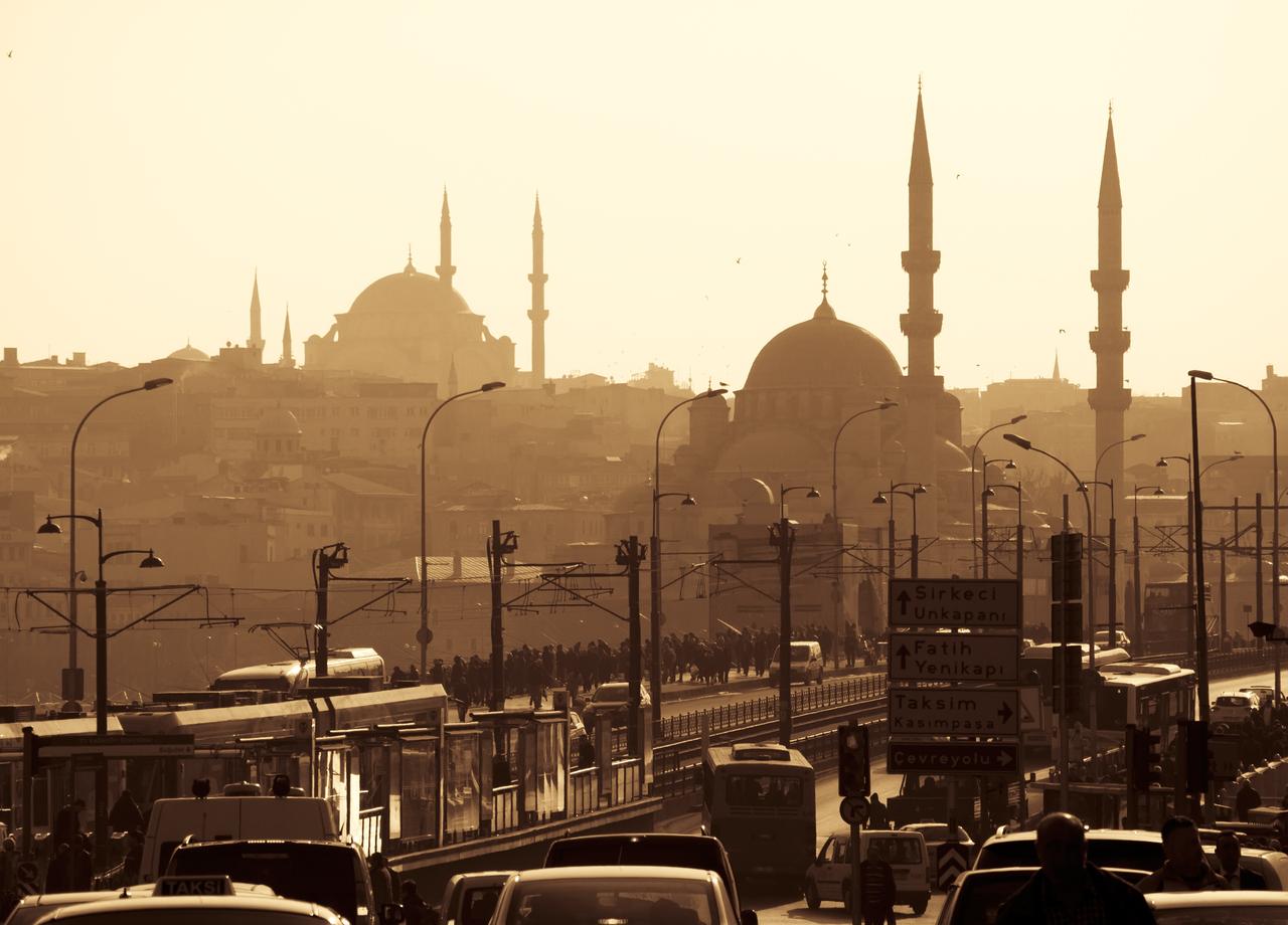 Evening traffic fills the Galata Bridge in Istanbul, Türkiye, accessed on June 5, 2025. (Adobe Stock Photo)