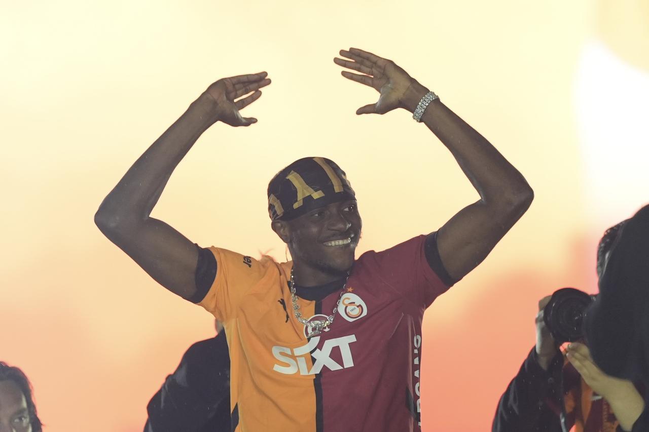 Victor Osimhen of Galatasaray greets the fans gathered at Yenikapi Event Area to celebrate their team’s 2024-2025 Turkish Super Lig championship in Istanbul, Turkiye on May 25, 2025. (AA Photo)