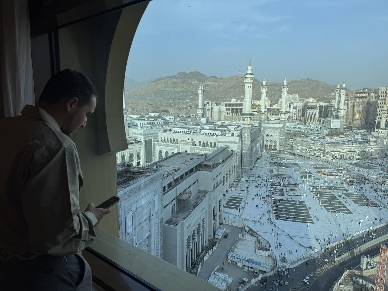 Abdelkader Harkassi, Mekke, Suudi Arabistan'daki bir röportaj sırasında 3 Haziran 2025. (AA fotoğrafı)