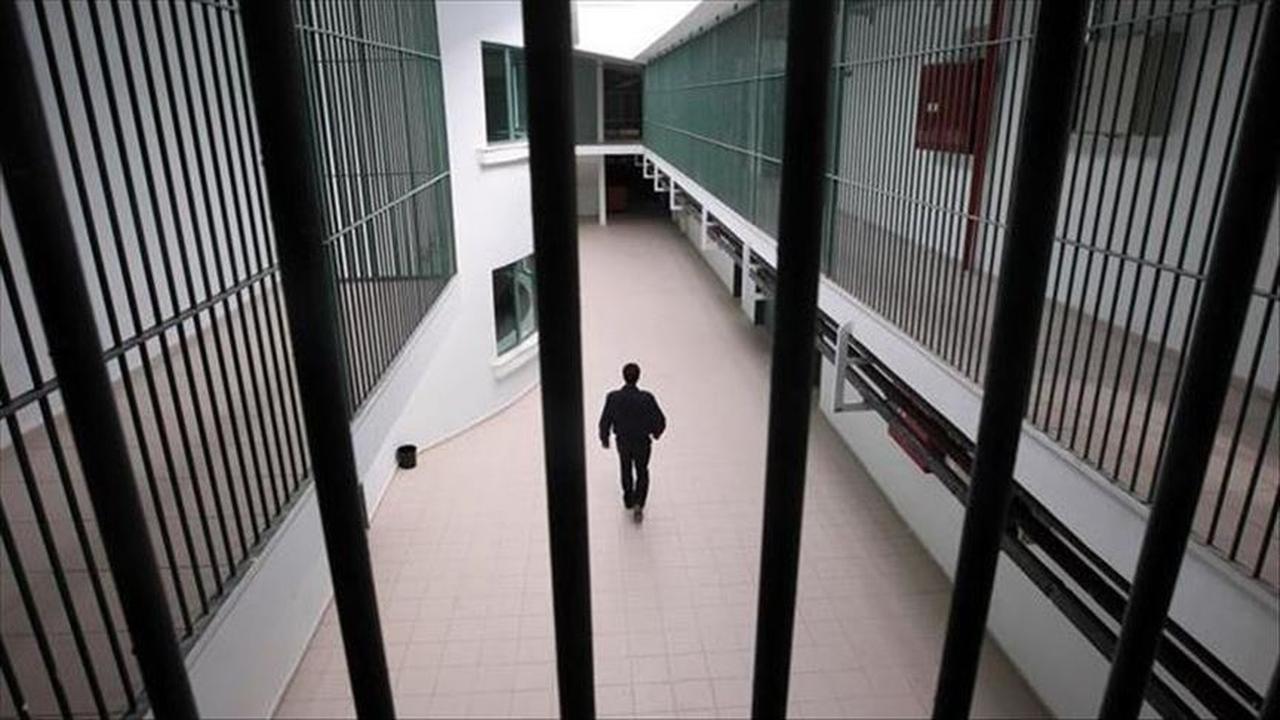 File photo shows an inmate walks through the corridor of a correctional facility in Türkiye, accessed on June 4, 2025. (AA Photo)