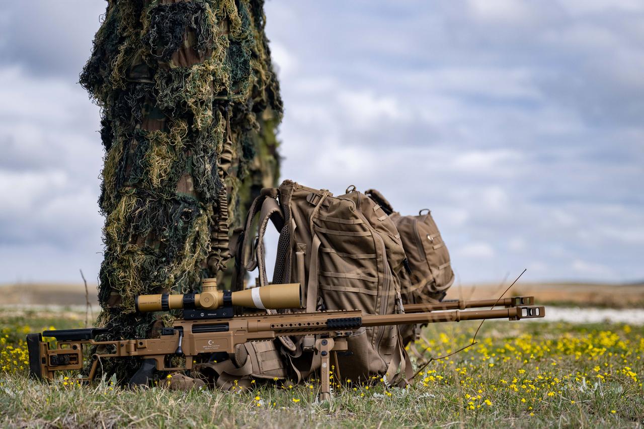 KIRSEHIR, TURKIYE - APRIL 10: Snipers of Turkish Gendarmerie Commando Special Public Order Command carry out operations in air, land, and water with specialized equipment after undergoing the challenging training and adapting to all weather and terrain conditions in Kirsehir, Turkiye on April 10, 2025. The snipers, who adapt to environmental conditions in all weather conditions and in unstable areas, successfully fulfill operations against targets in air, land and water. ( ?smail Aslanda? - Anadolu Agency )