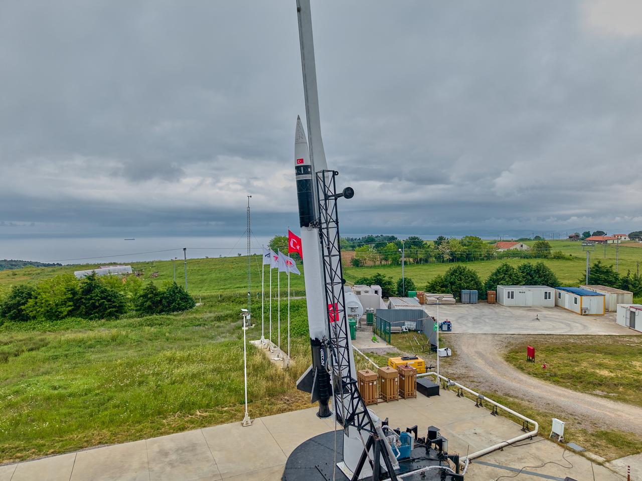 DeltaV hybrid rocket system breaks altitude record, exceeds 200 km