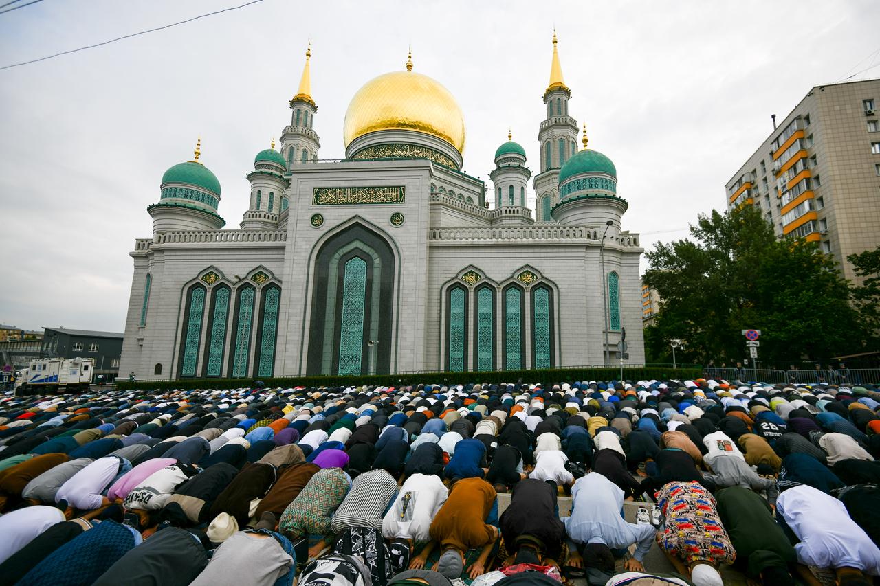 Muslims perform Eid al-Adha prayers at the Central Moscow Mosque, Memorial Mosque, Old Mosque, and other designated prayer areas across Moscow, Russia, June 6, 2025. (AA Photo)