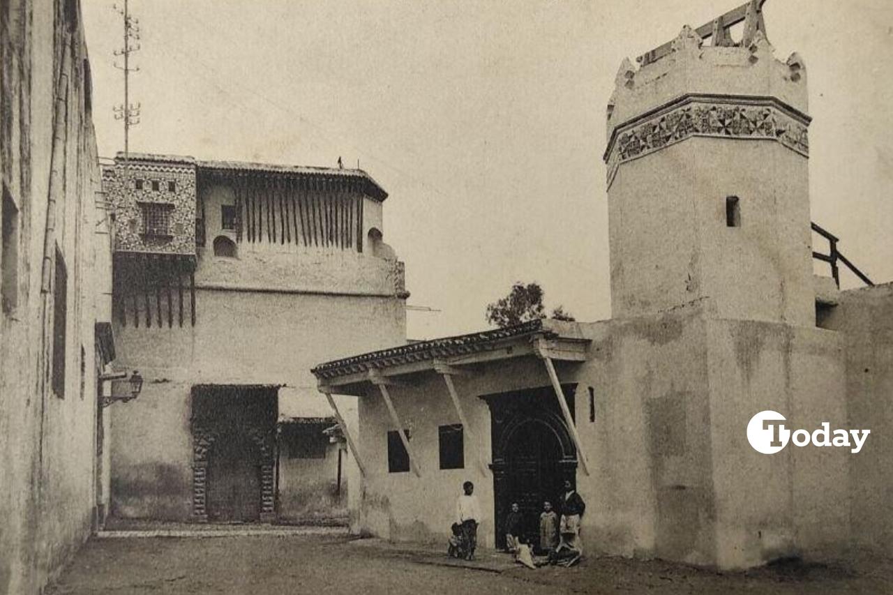 The El Berrani Mosque in historic Kasbah, Algeria, between 1900 and 1910. (Photo via Wikimedia)