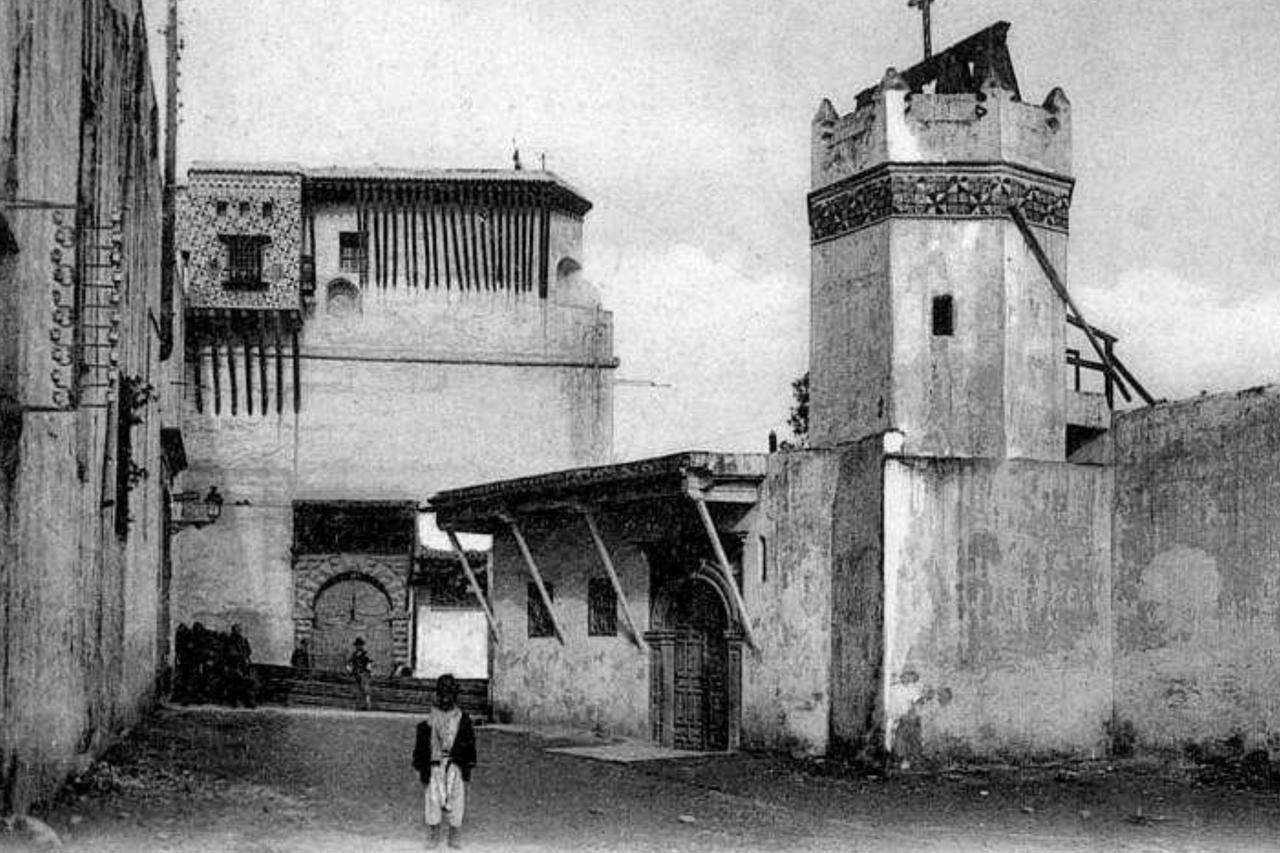 The El Berrani Mosque in historic Kasbah, Algeria, between 1900 and 1910. (Photo via Wikimedia)