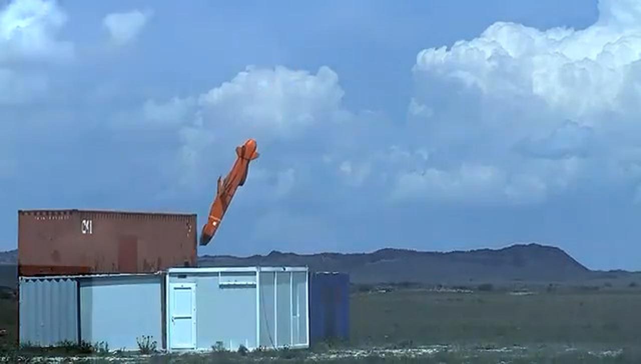 Türkiyes long-range cruise missile SOM successfully hit its target using an indigenous turbojet engine during testing on 6 June, 2025. (Screengrab from video via X/@mfatihkacir)