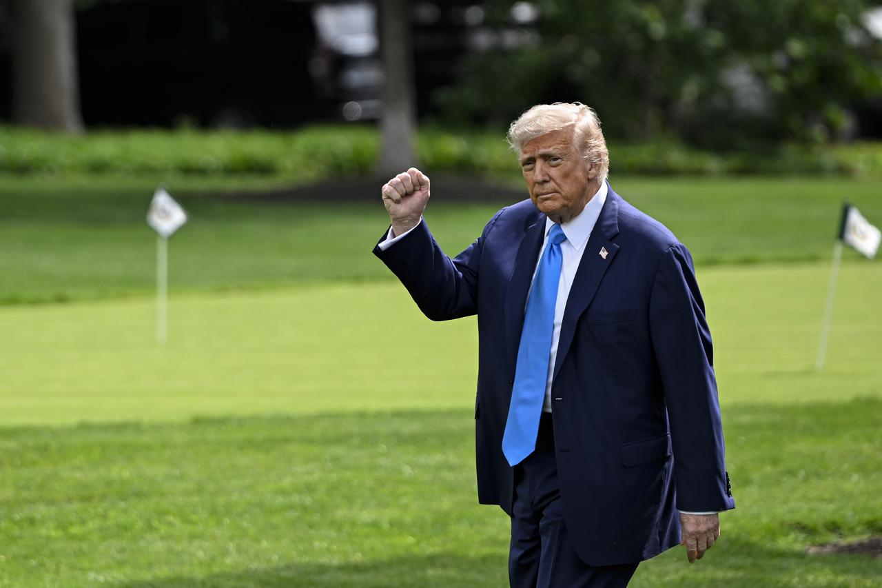 WASHINGTON DC, UNITED STATES - JUNE 6 : United States President Donald Trump departs at the White House to Bedminster, New Jersey on June 6, 2025, in Washington DC. ( Celal Güne? - Anadolu Agency )