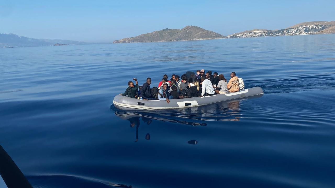25 irregular migrants, including children, were apprehended in Bodrum district of Mugla on June 7, 2025. (AA Photo)