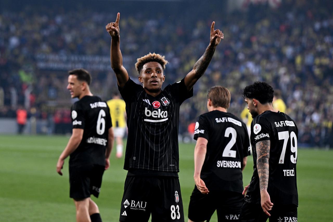 Gedson Fernandes (83) of Besiktas celebrates a goal with his team matesduring the Turkish Super Lig Week 34 match between Fenerbahce and Besiktas at Ulker Stadium in Istanbul, Türkiye, on May 04, 2025. (AA Photo)