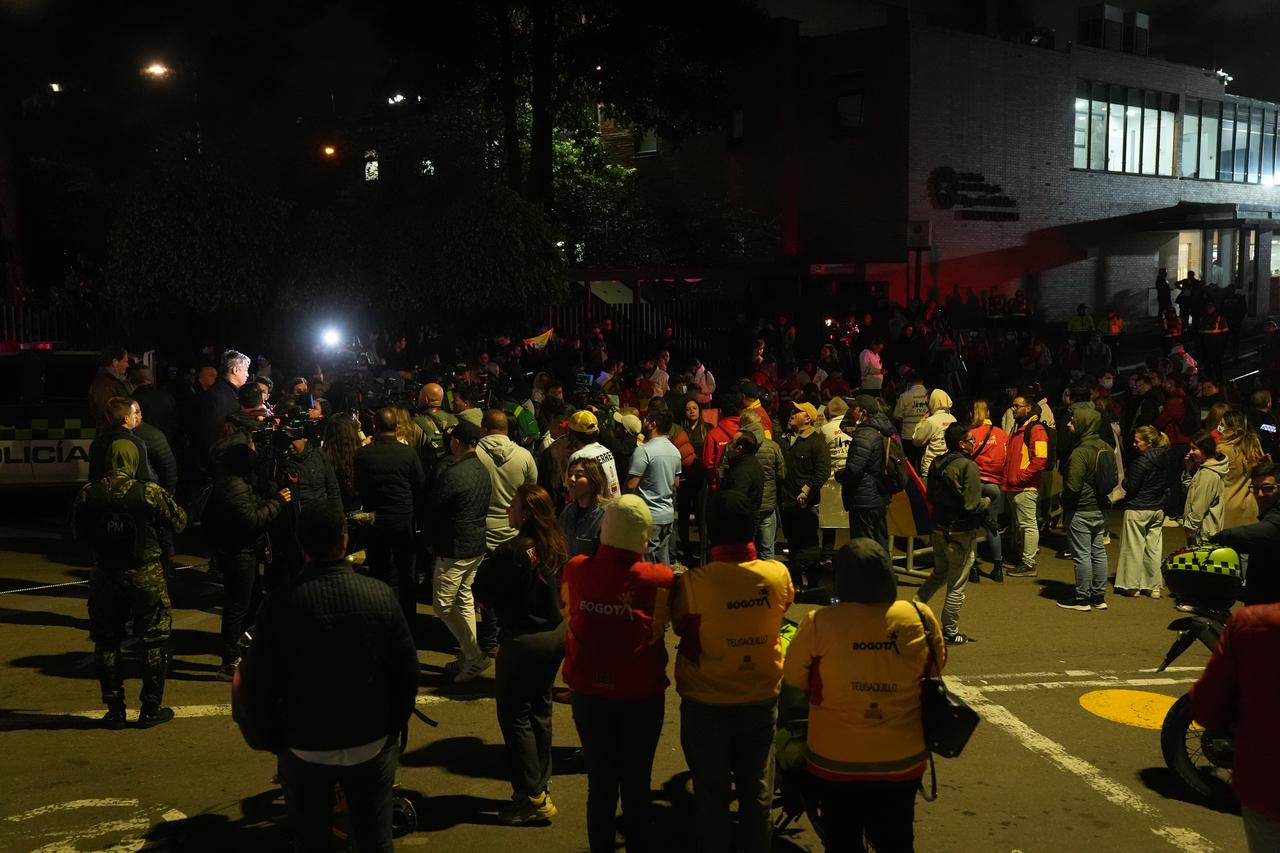 A group of people outside the Fundacion Santa Fe Clinic in Bogota, where Senator Miguel Uribe Turbay is receiving medical treatment after being shot and wounded in Bogota, Colombia on June 7, 2025. (AFP Photo)