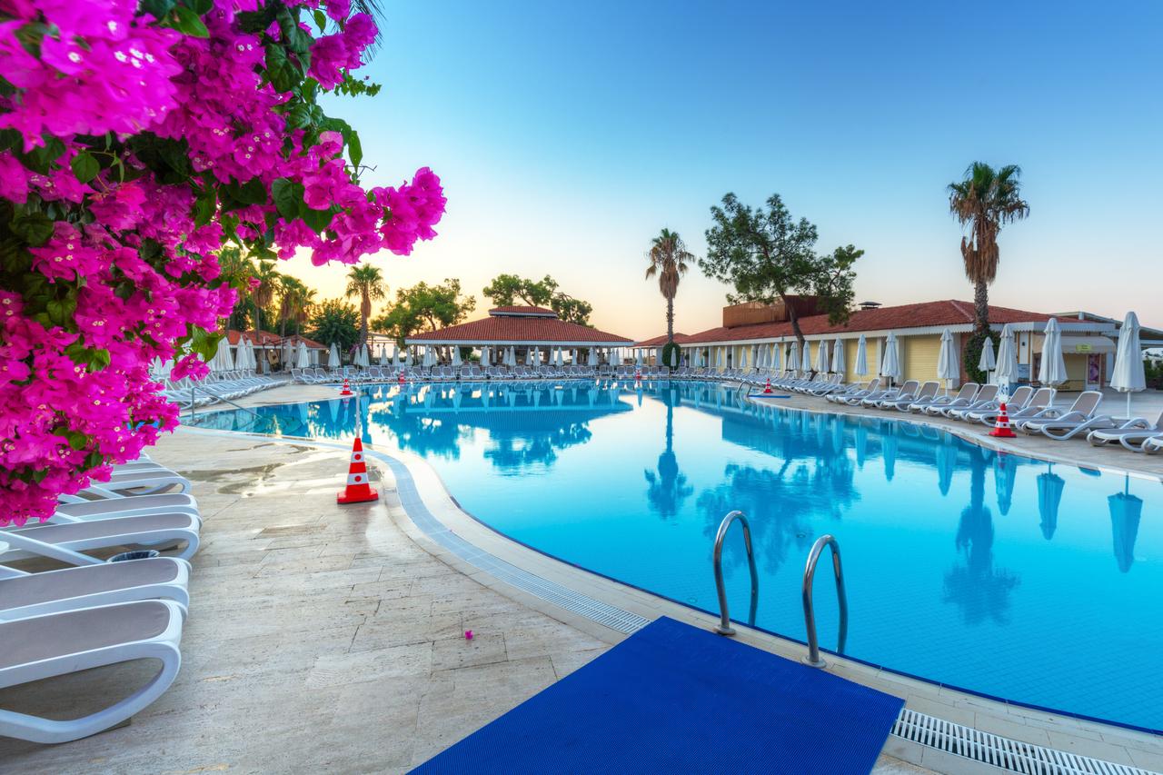 A view of the poolside at a hotel in Antalya, Türkiye, on September 2, 2019. (Adobe Stock Photo)